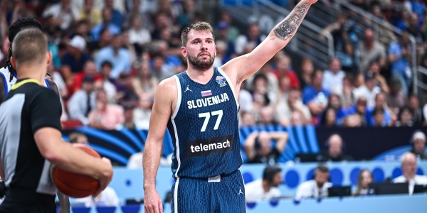 不再保守？东契奇欧锦赛大放异彩 湖人或放弃谨慎策略着眼当下