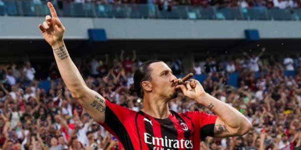 半岛体育-伊布吸雪茄庆祝：献给拉伊奥拉 他会让我再踢10年