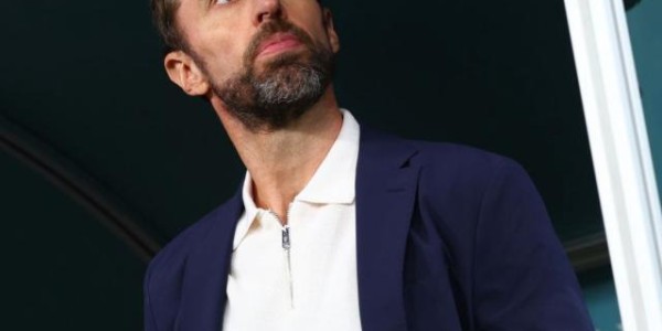 半岛体育官网-南门：半场换边两人都进球 拉什福德：难得进任意球