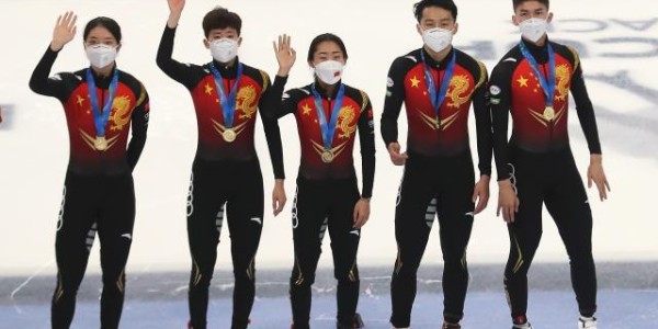 半岛体育在线-【冬奥100天】短道奖牌点看接力？武大靖回暖仍可期